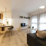 Bravissimo La Mora, Beautiful And Spacious 公寓 *